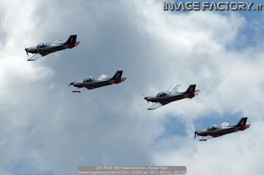 2007-05-06 1582 Pallanza Airshow - Pioneer Team